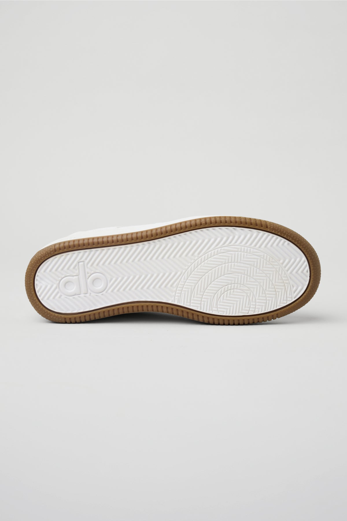 ALO Recovery Mode Sneaker (Unisex) - Natural White/Gum--4