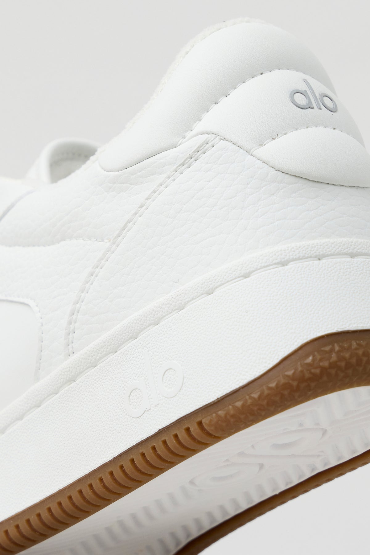 ALO Recovery Mode Sneaker (Unisex) - Natural White/Gum--5