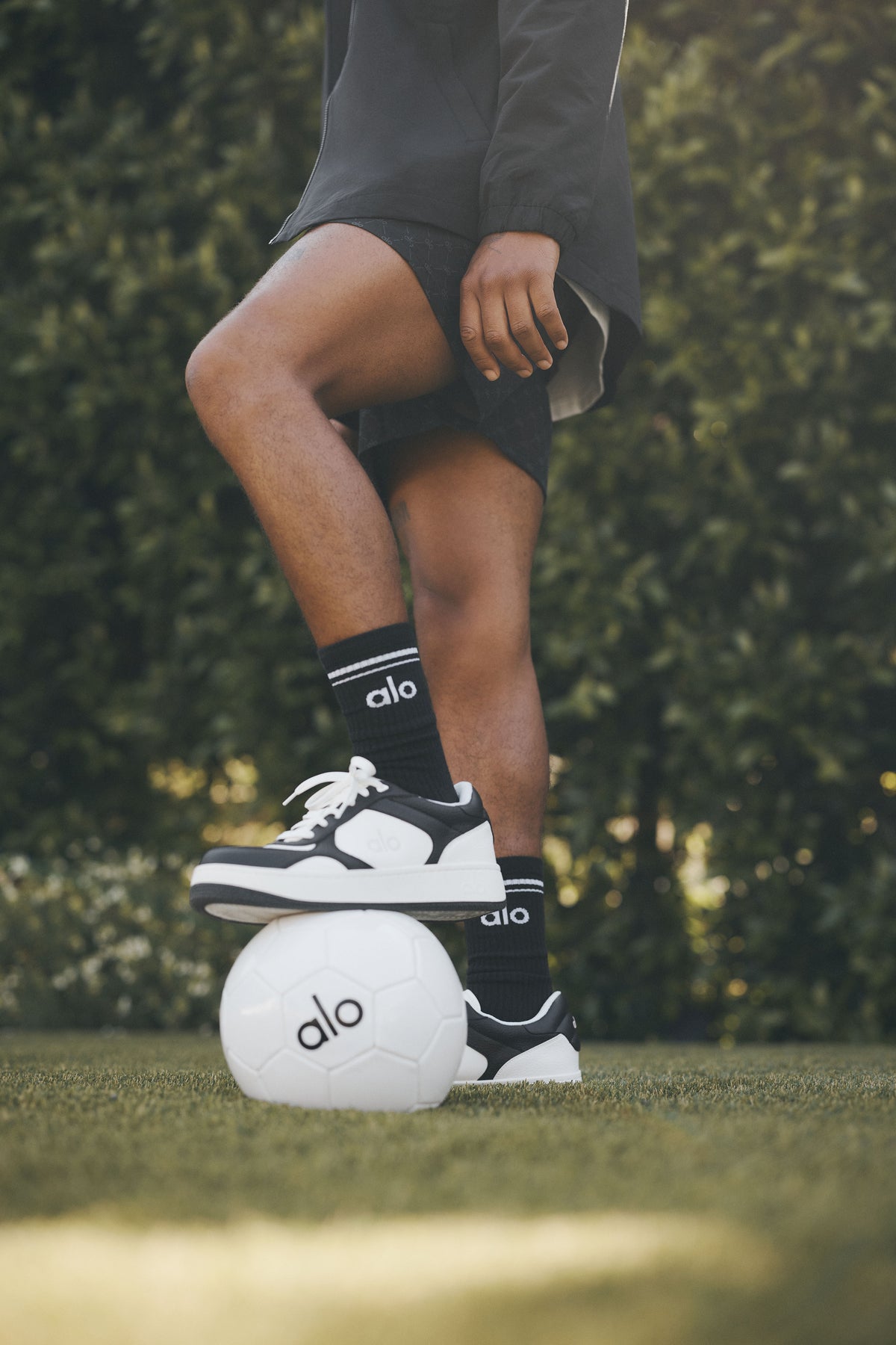 ALO Recovery Mode Sneaker (Unisex) - Black/White--2