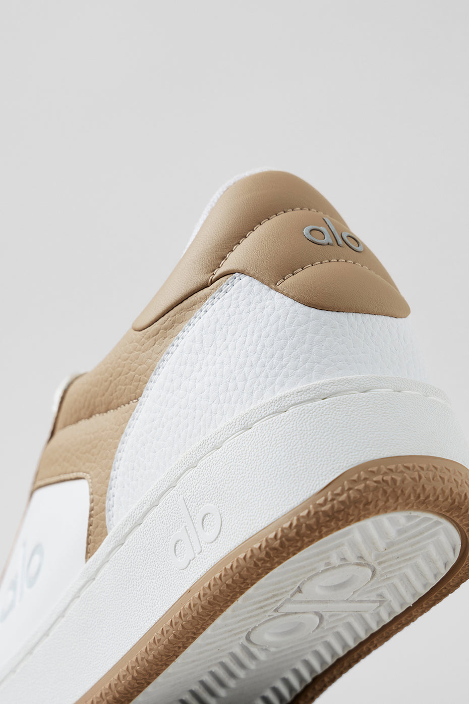 ALO Recovery Mode Sneaker (Unisex) - Gravel/White--6