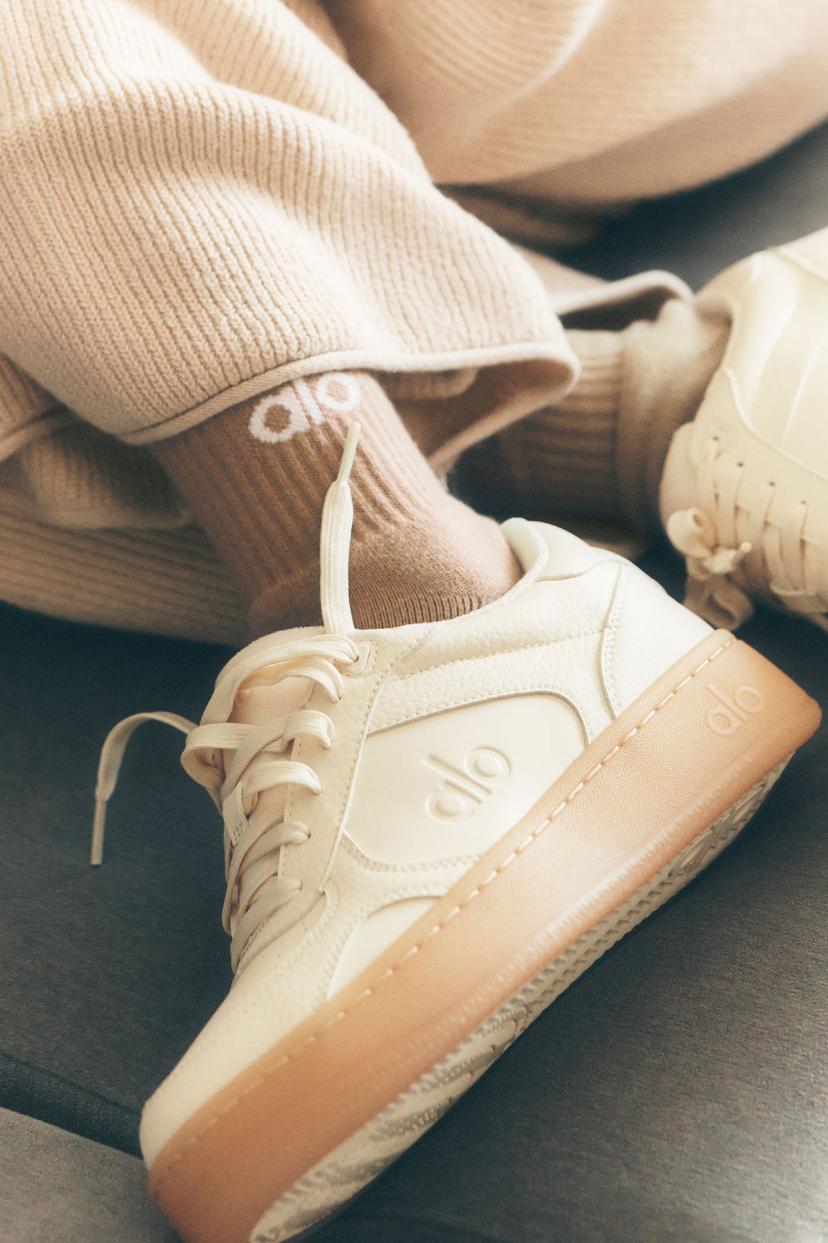 ALO Recovery Mode Sneaker (Unisex) - Clay--1