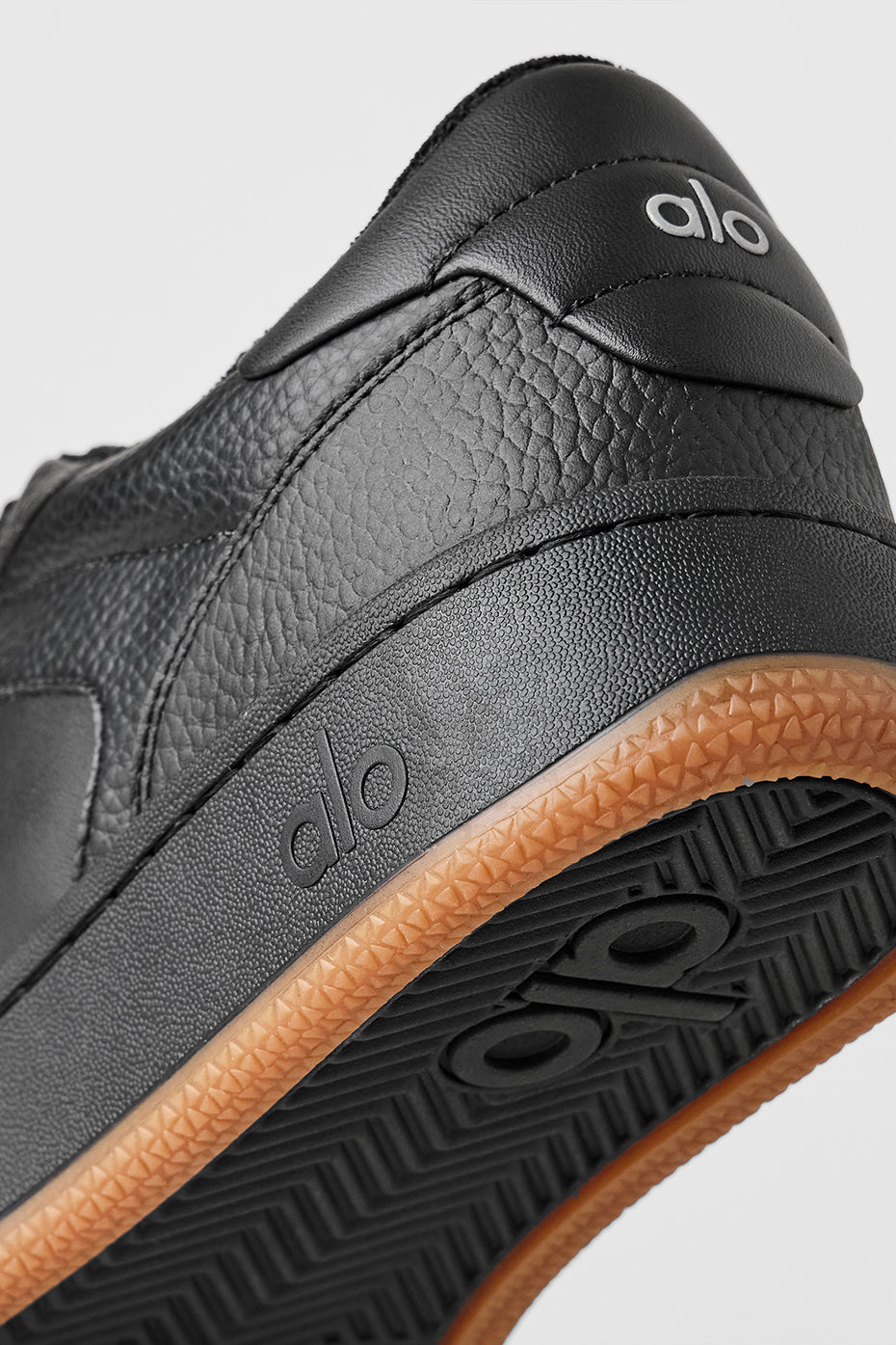 ALO Recovery Mode Sneaker (Unisex) - Black/Gum--6