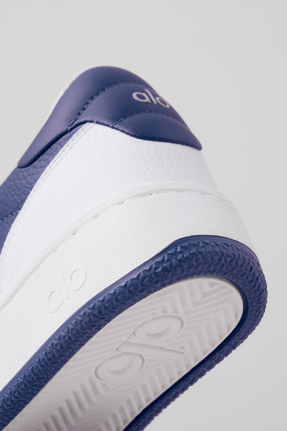 ALO Recovery Mode Sneaker (Unisex) - Navy/White--6