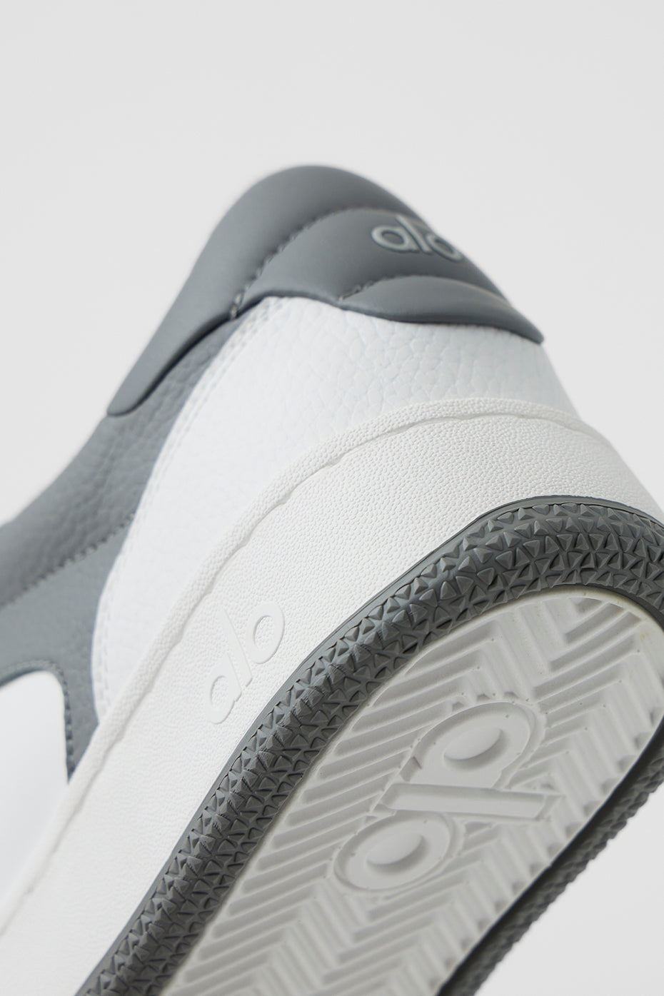 ALO Recovery Mode Sneaker (Unisex) - Grey/White--4