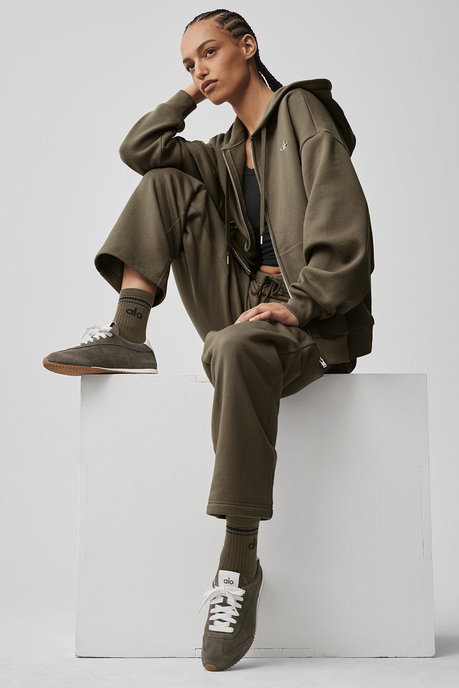 ALO Sunset Sneaker (Unisex) - Olive Tree--1