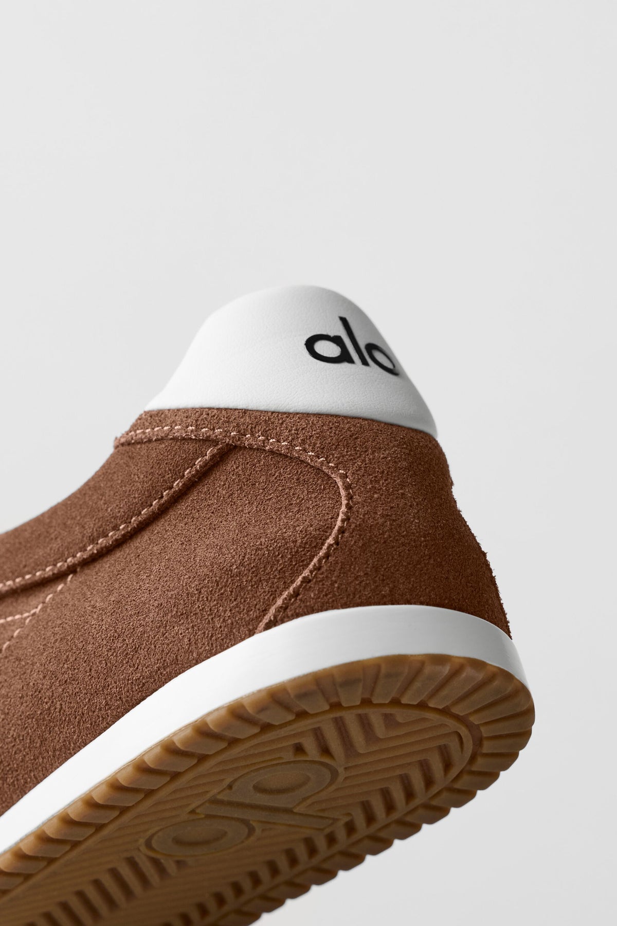 ALO Sunset Sneaker (Unisex) - Rich Sun Kissed Brown--5