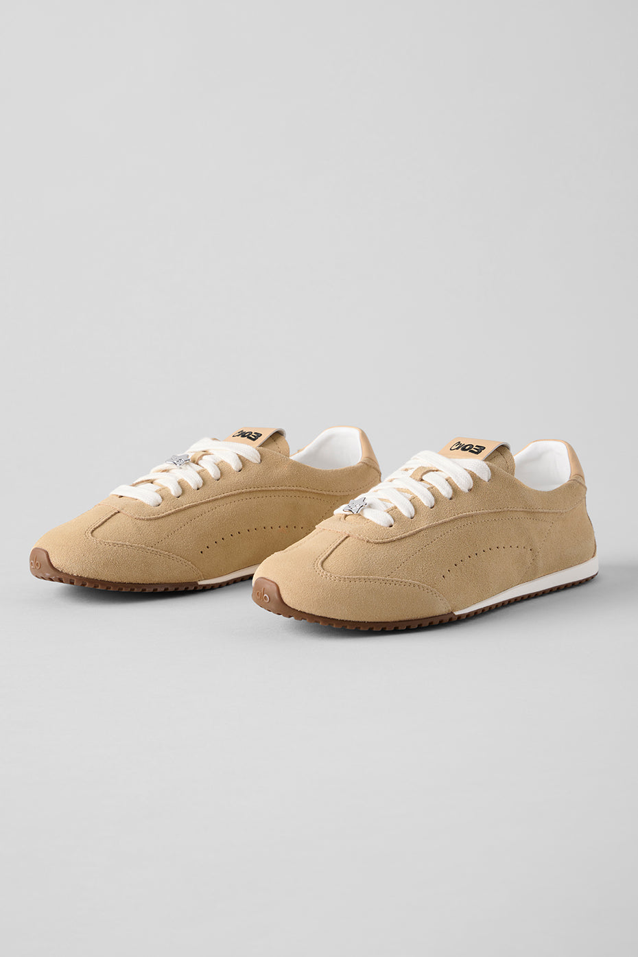 ALO Sunset Sneaker + Jisoo - Caramel Cream--3