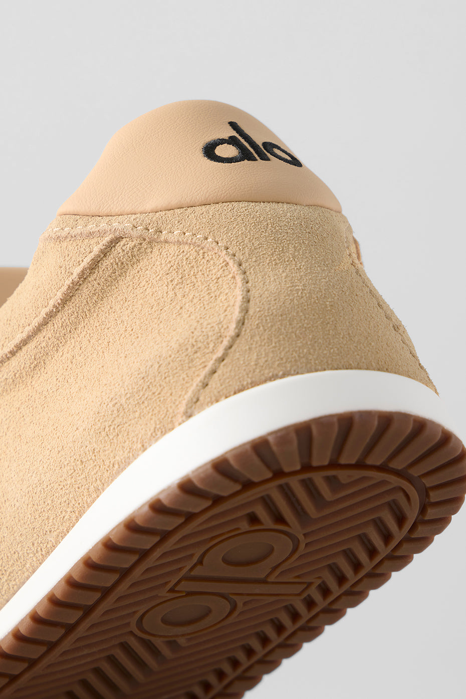 ALO Sunset Sneaker + Jisoo - Caramel Cream--5
