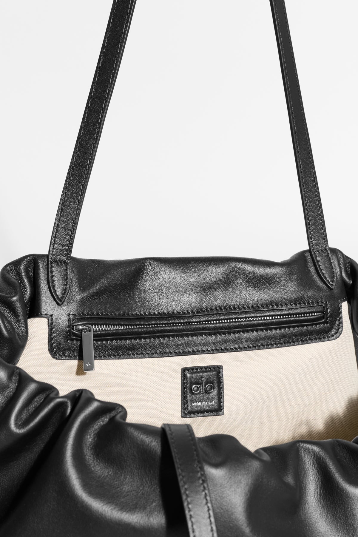ALO Unwind Cinch - Black Leather--4