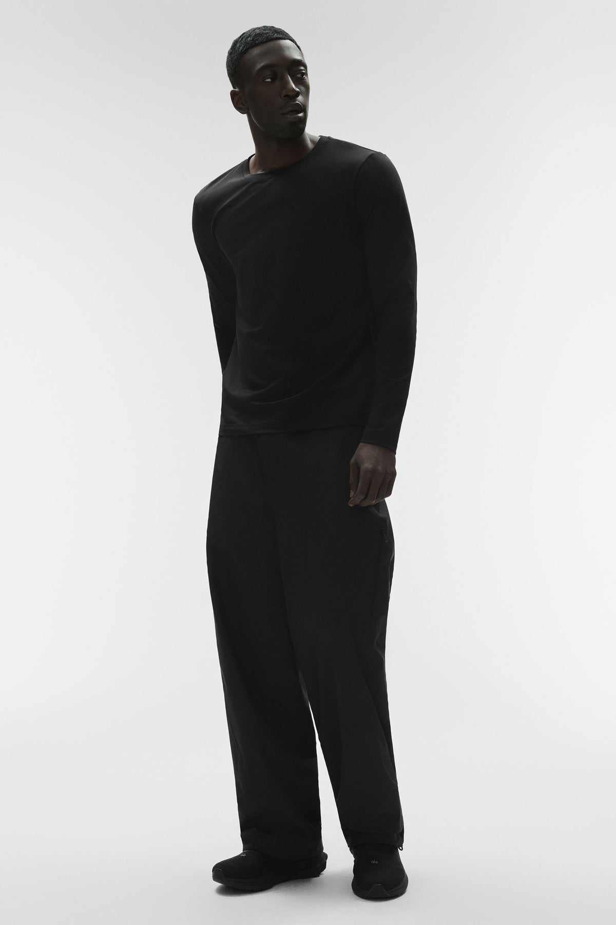 Conquer Reform Crewneck Long Sleeve - Black--4