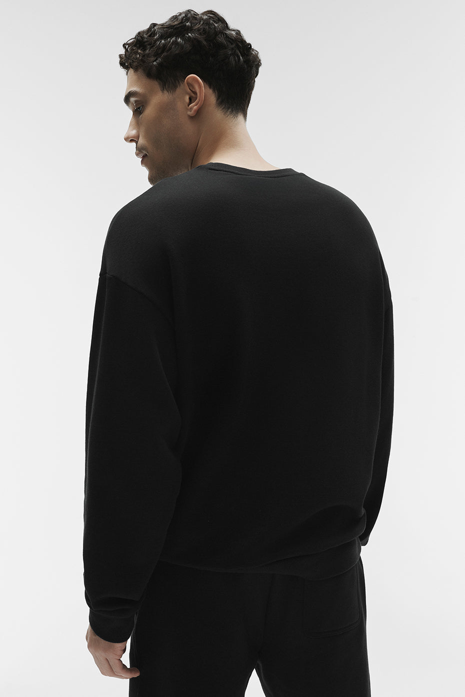 Chill Crew Neck Pullover - Black--2