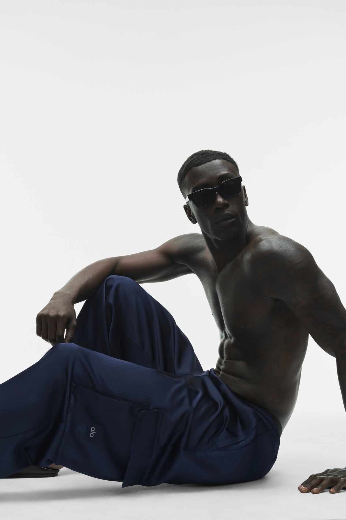 Satin Horizon Straight Leg Cargo Pant - Navy--3