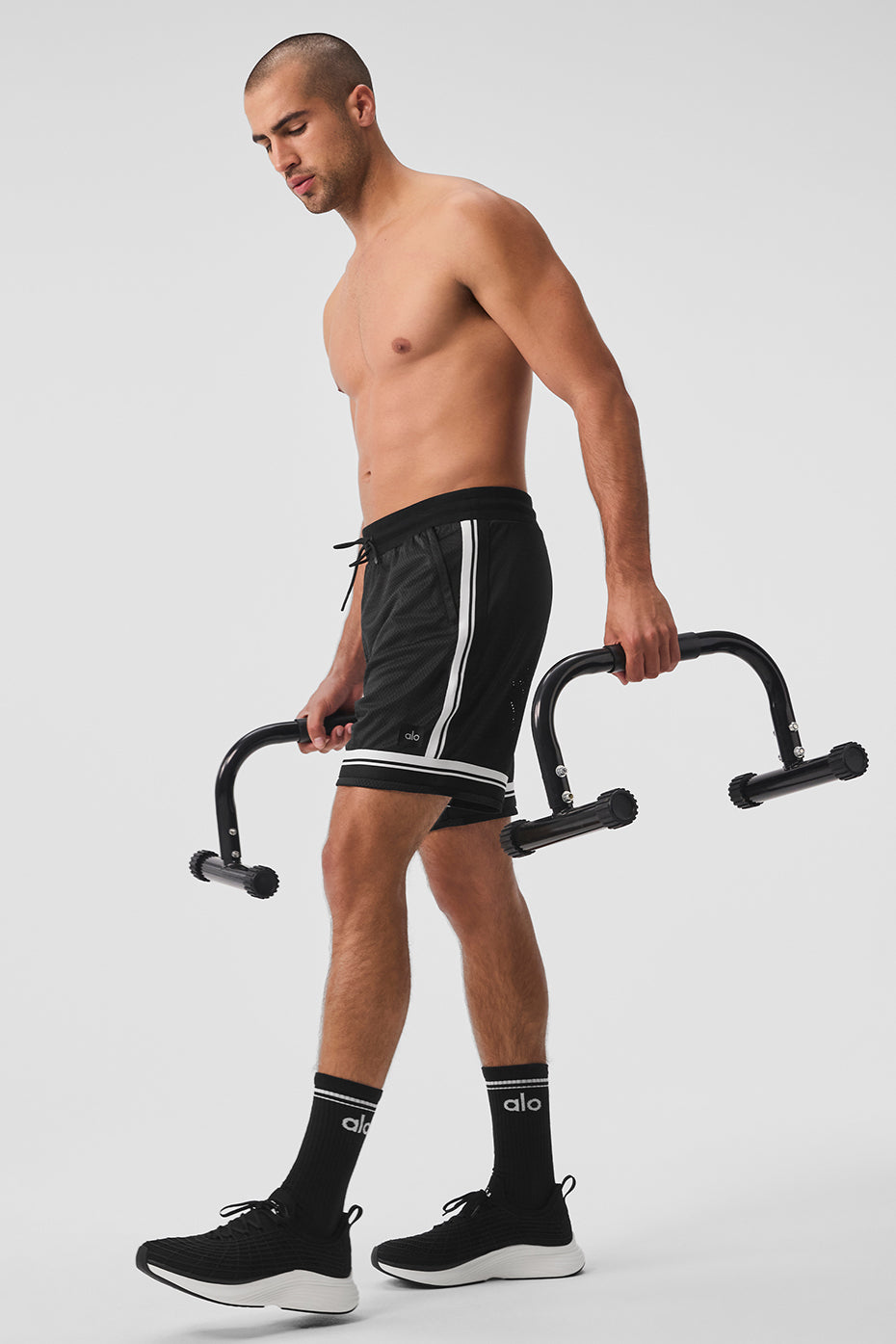 7" Key Mesh Basketball Short - Black--4