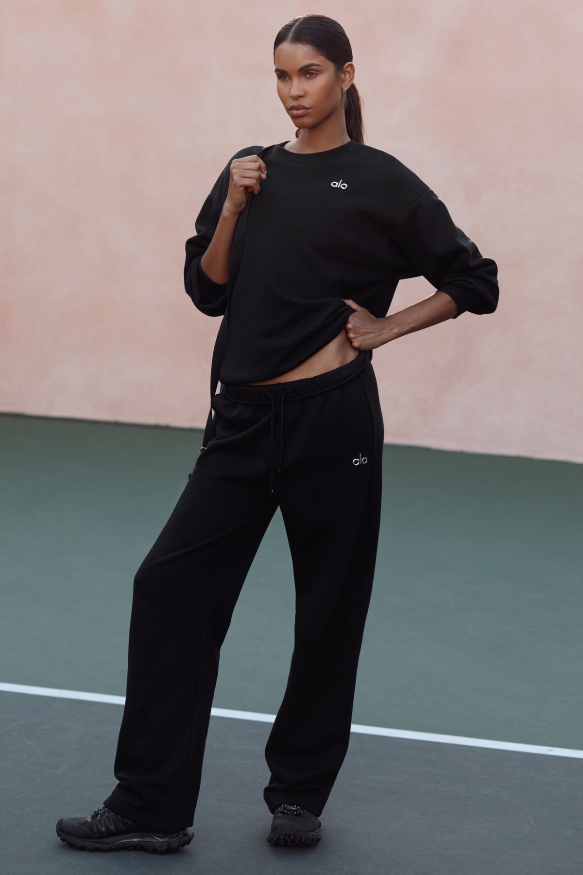 Accolade Straight Leg Sweatpant - Black--0