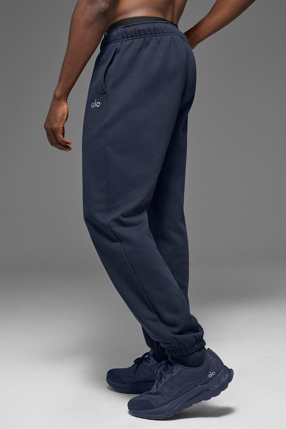 Accolade Sweatpant - Navy--1