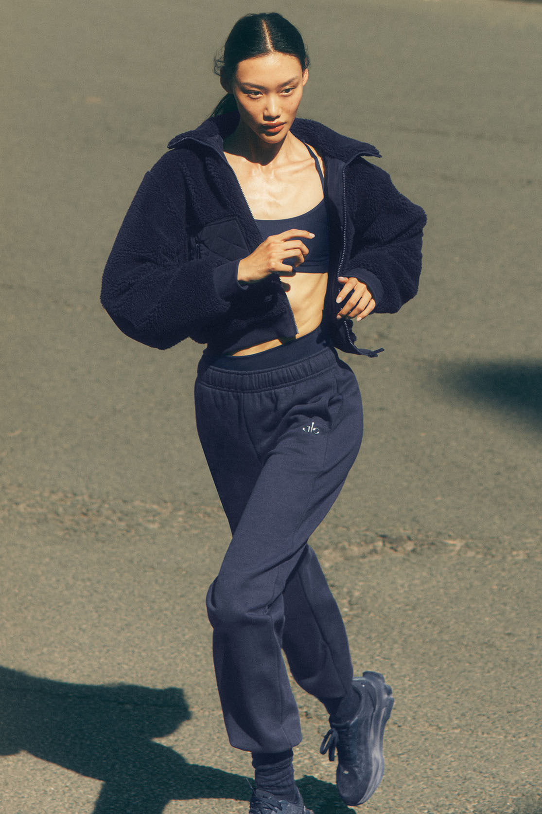 Accolade Sweatpant - Navy--0