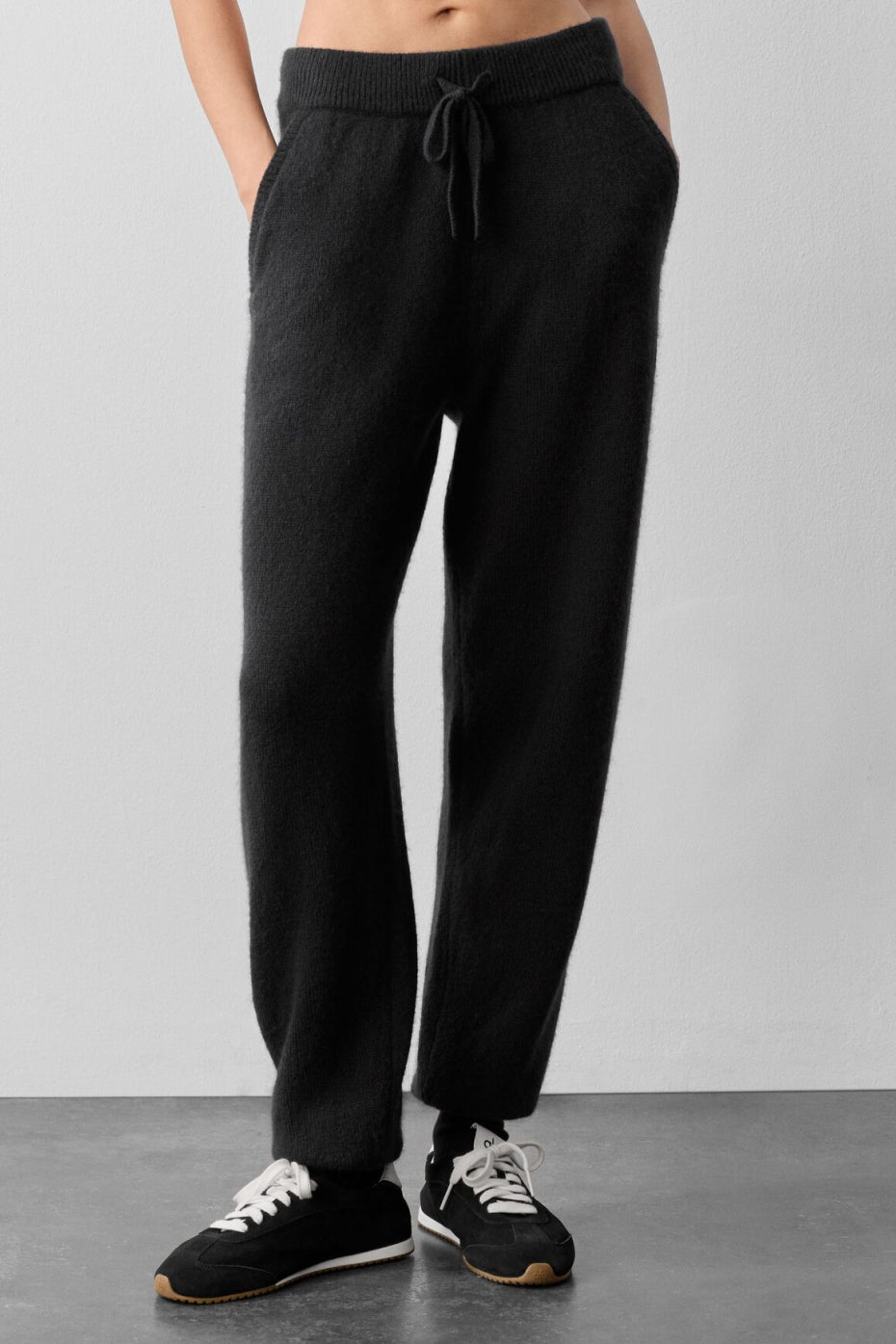 Wool Cashmere New Class Sweatpant - Black--0