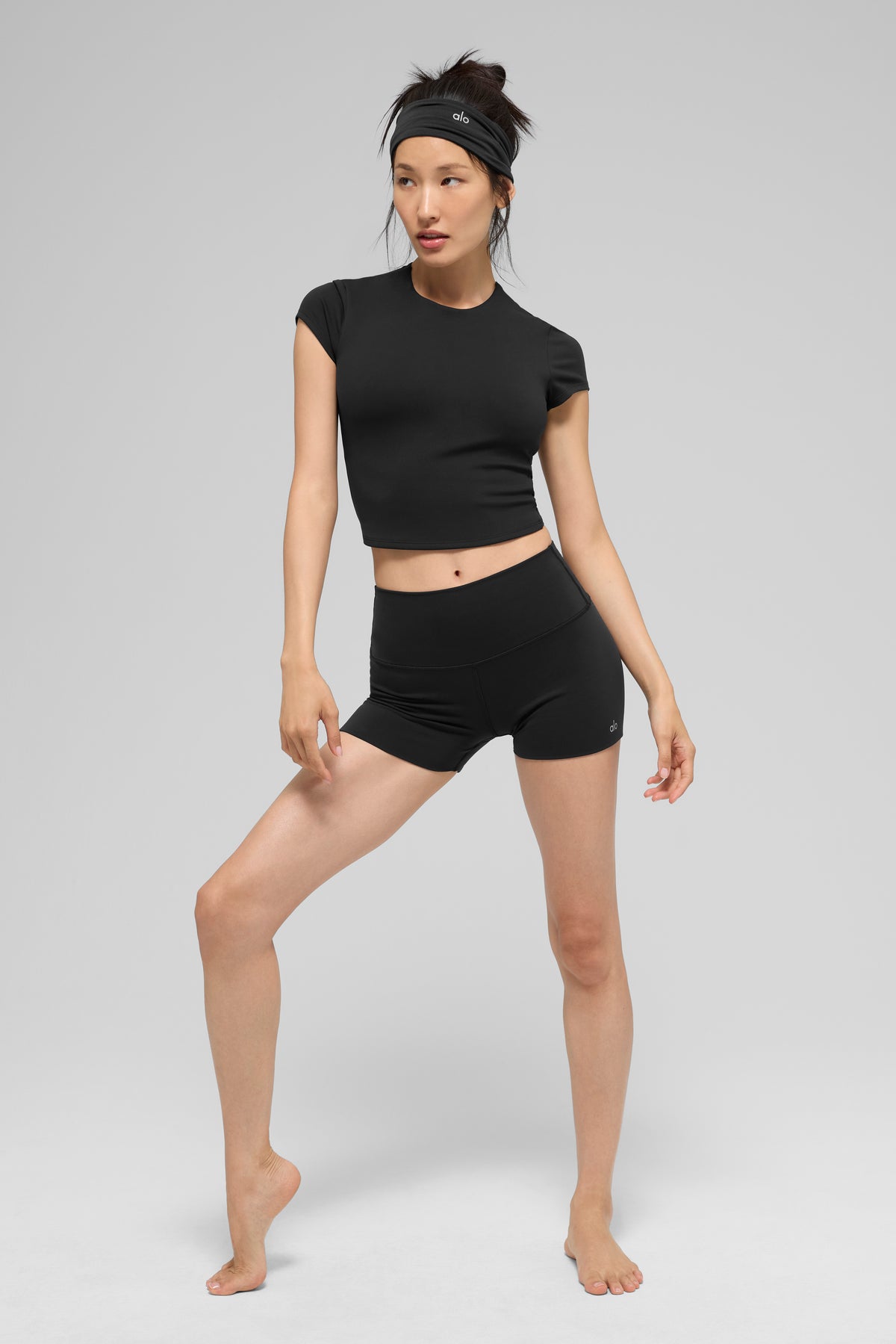 ALO Softsculpt Precision Short Sleeve Top - Black--2