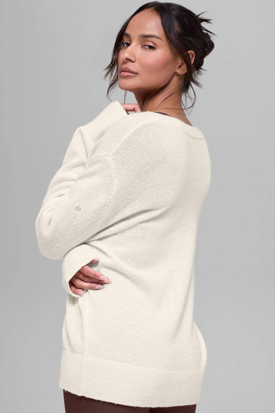 Wool Cashmere New Class Oversized V-Neck Sweater - Ivory--2