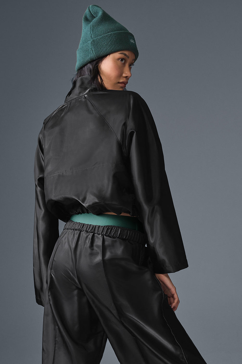 Cropped Afterglow Pullover - Black--2