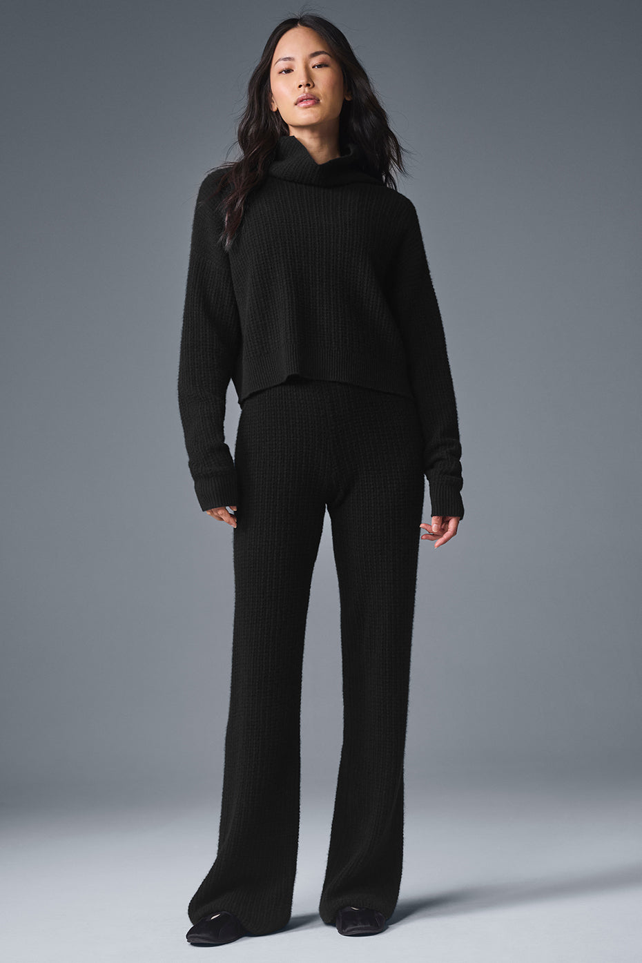 Cashmere Plush Waffle Turtleneck Pullover - Black--3