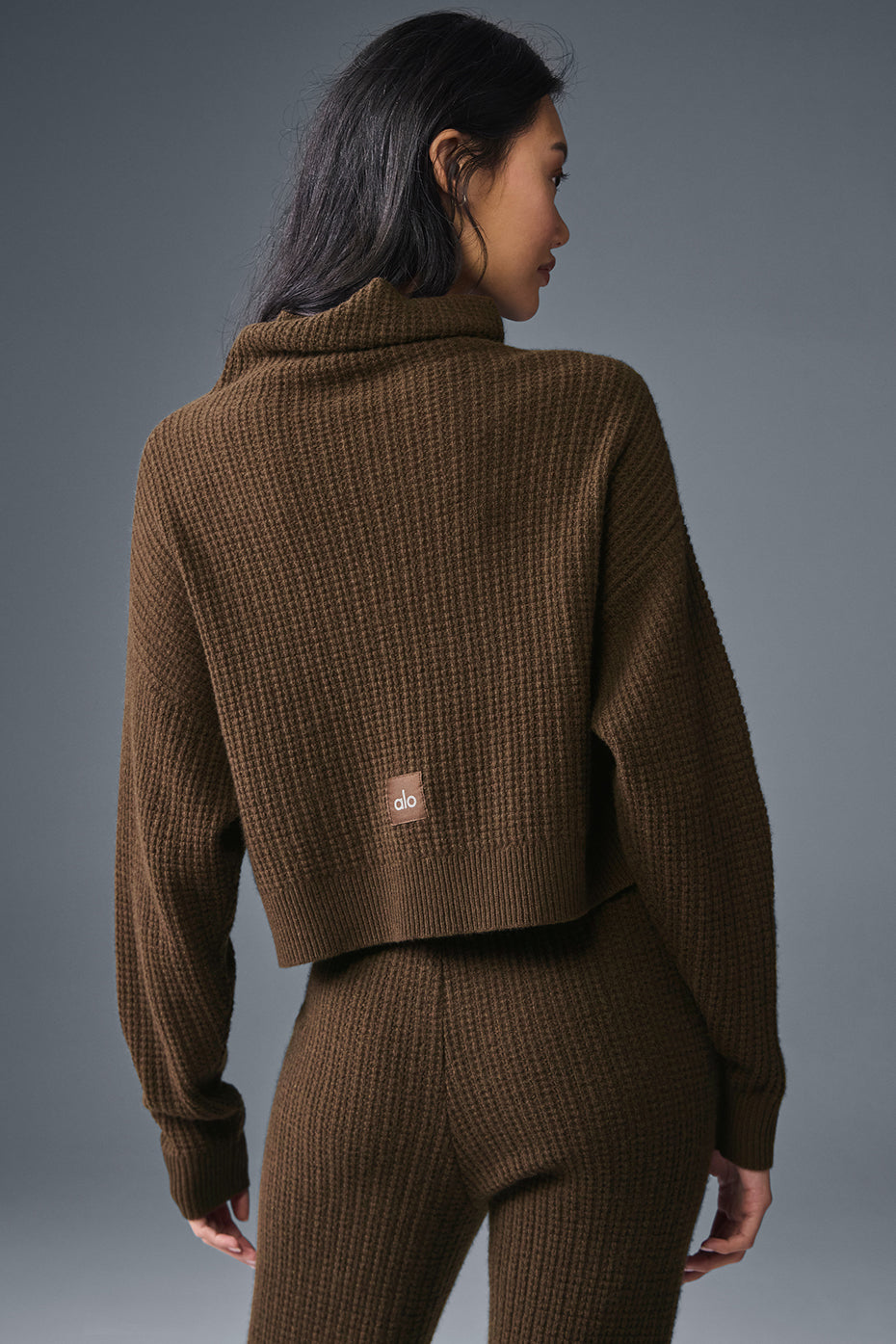 Cashmere Plush Waffle Turtleneck Pullover - Espresso--3