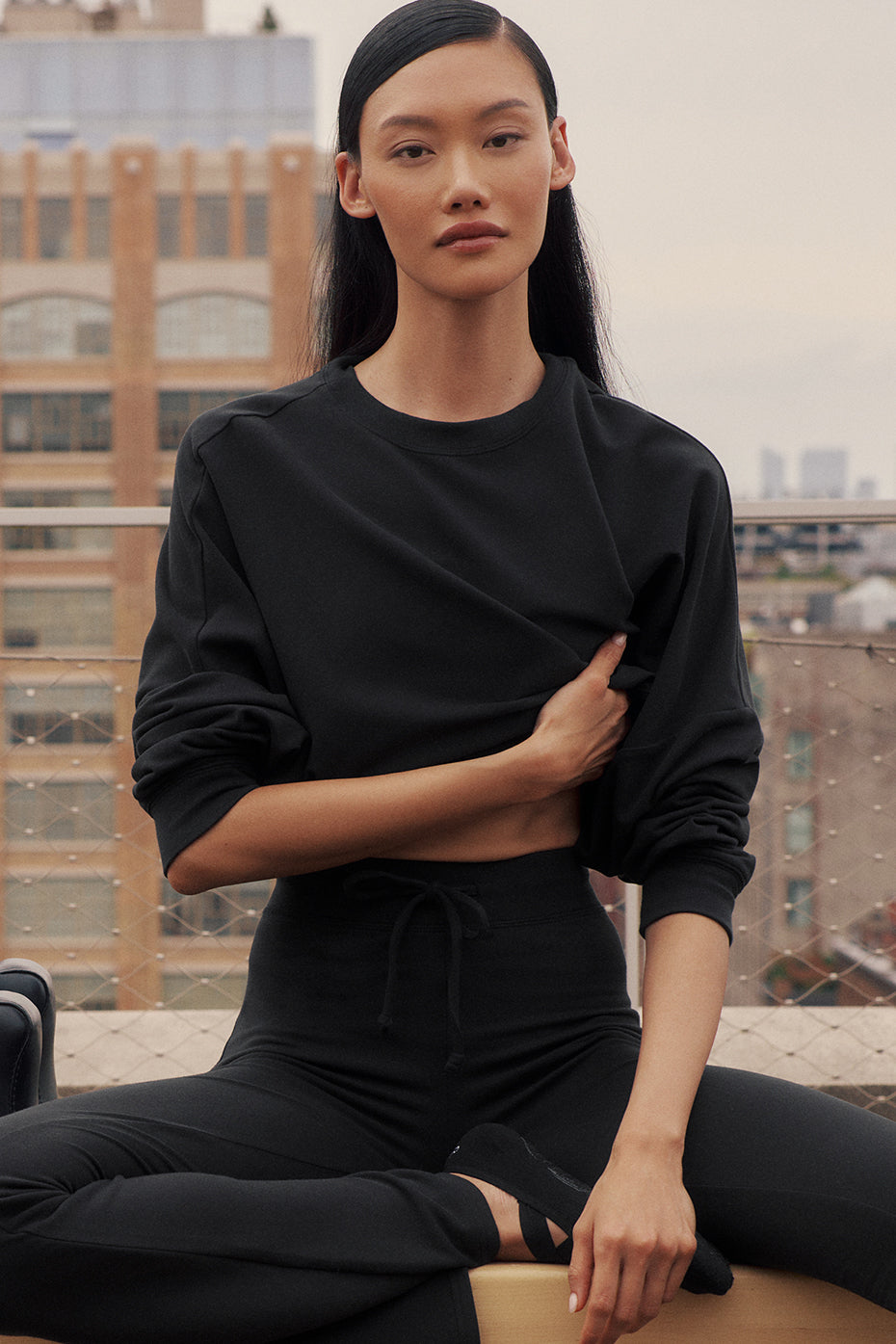 Cropped Sway Crew Neck Pullover - Black--0