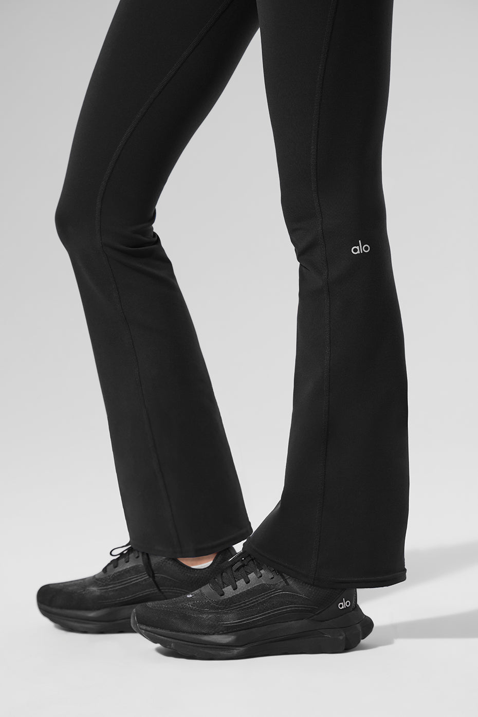 Airbrush High-Waist Bootcut Legging (Short) - Black--3