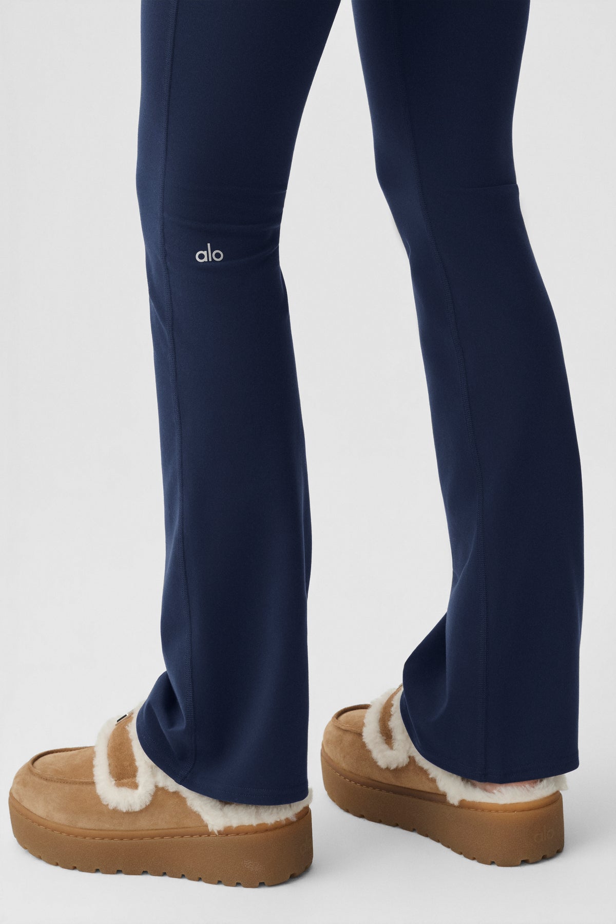Airbrush High-Waist Bootcut Legging (Short) - Navy--3