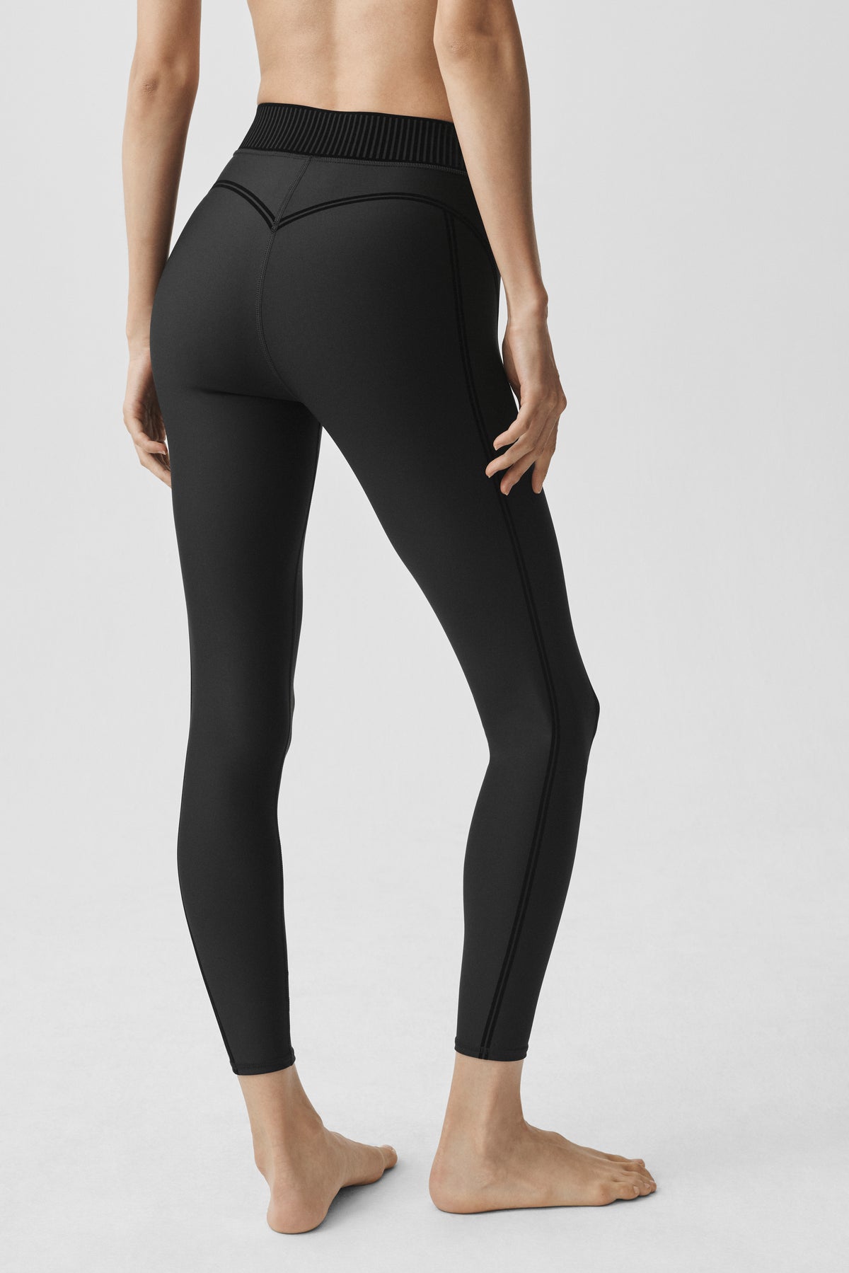 Airlift High-Waist 7/8 Line Up Legging - Black--1