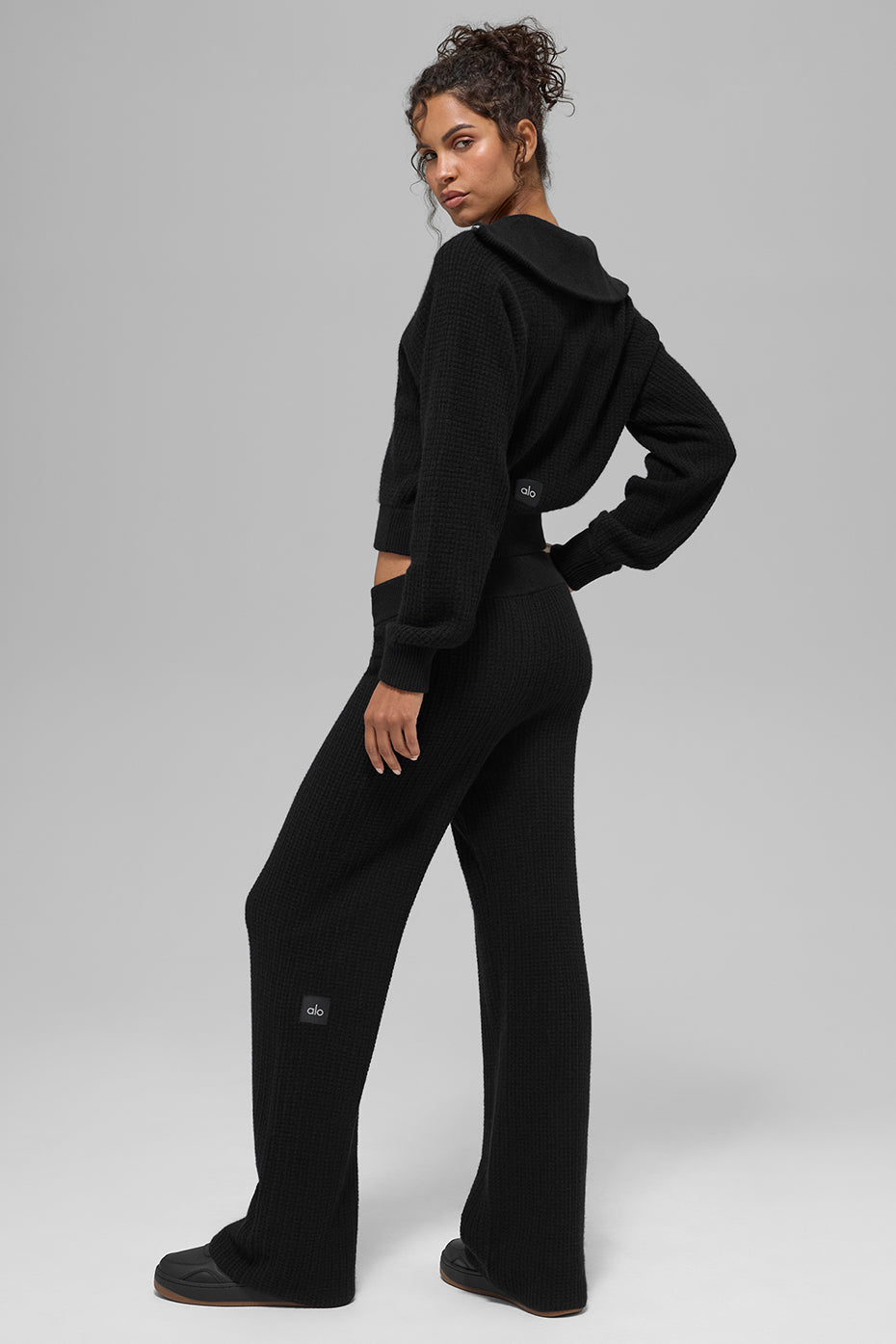 Cashmere High-Waist Plush Waffle Pant - Black--4