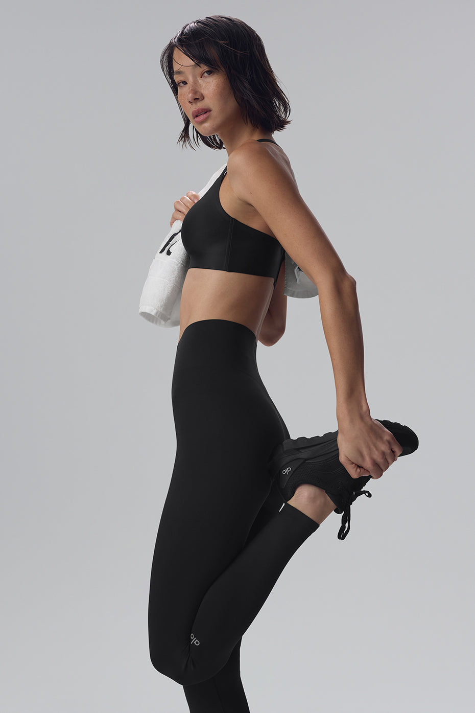 Airlift Strength Extreme High-Waist 7/8 Legging - Black--3