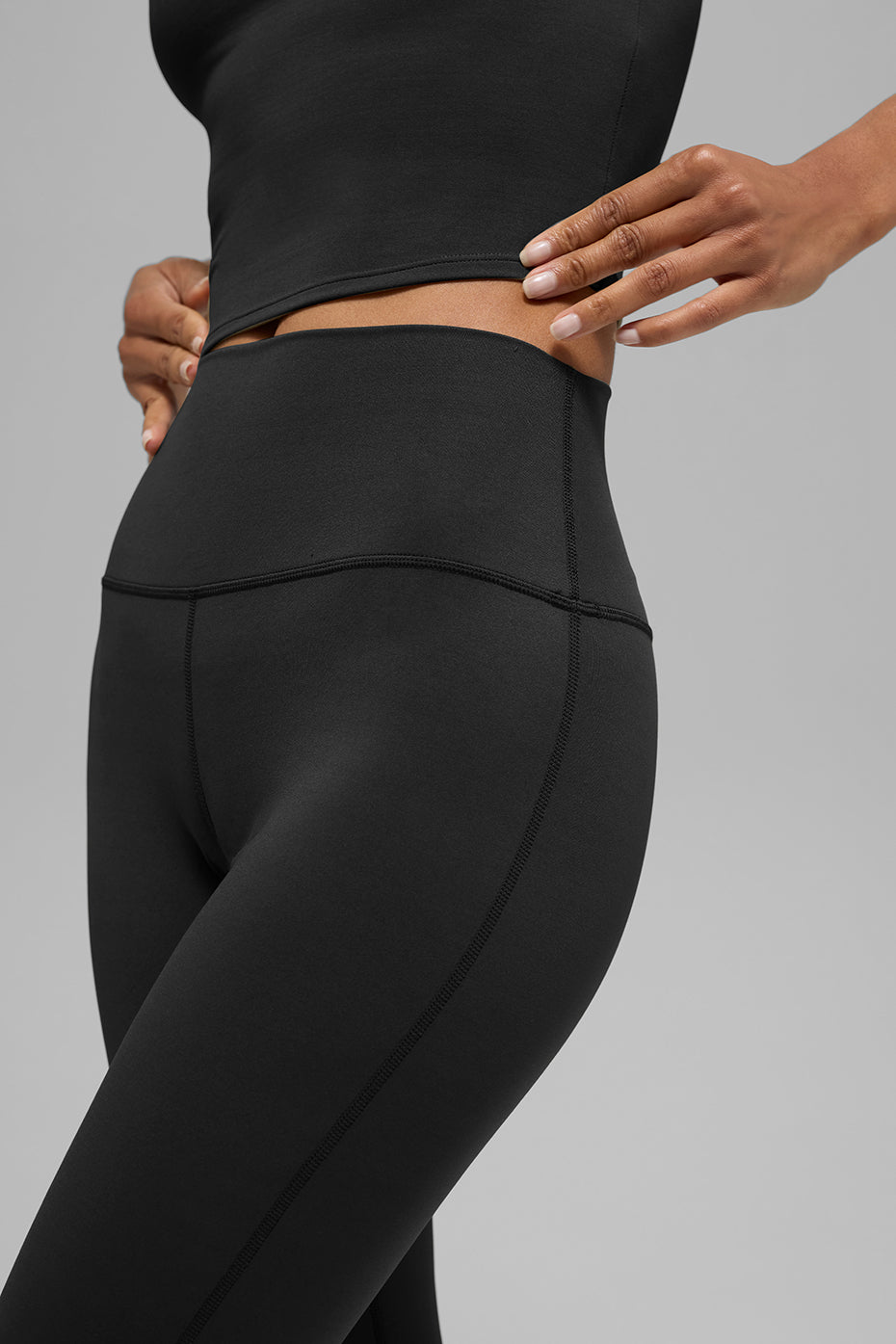 ALO Softsculpt High-Waist Bootcut Legging (Regular) - Black--2