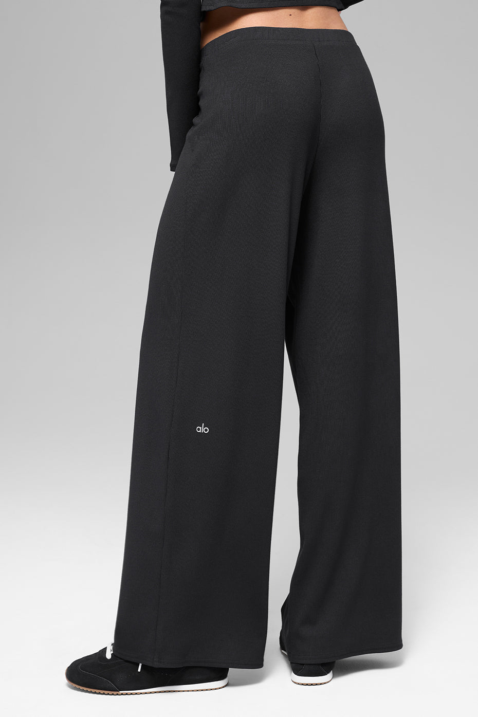 Mid-Rise Dreamlight Straight Pant - Black--3