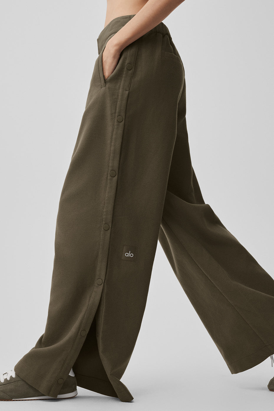 Mid-Rise Cosmopolitan Snap Pant - Olive Tree--3