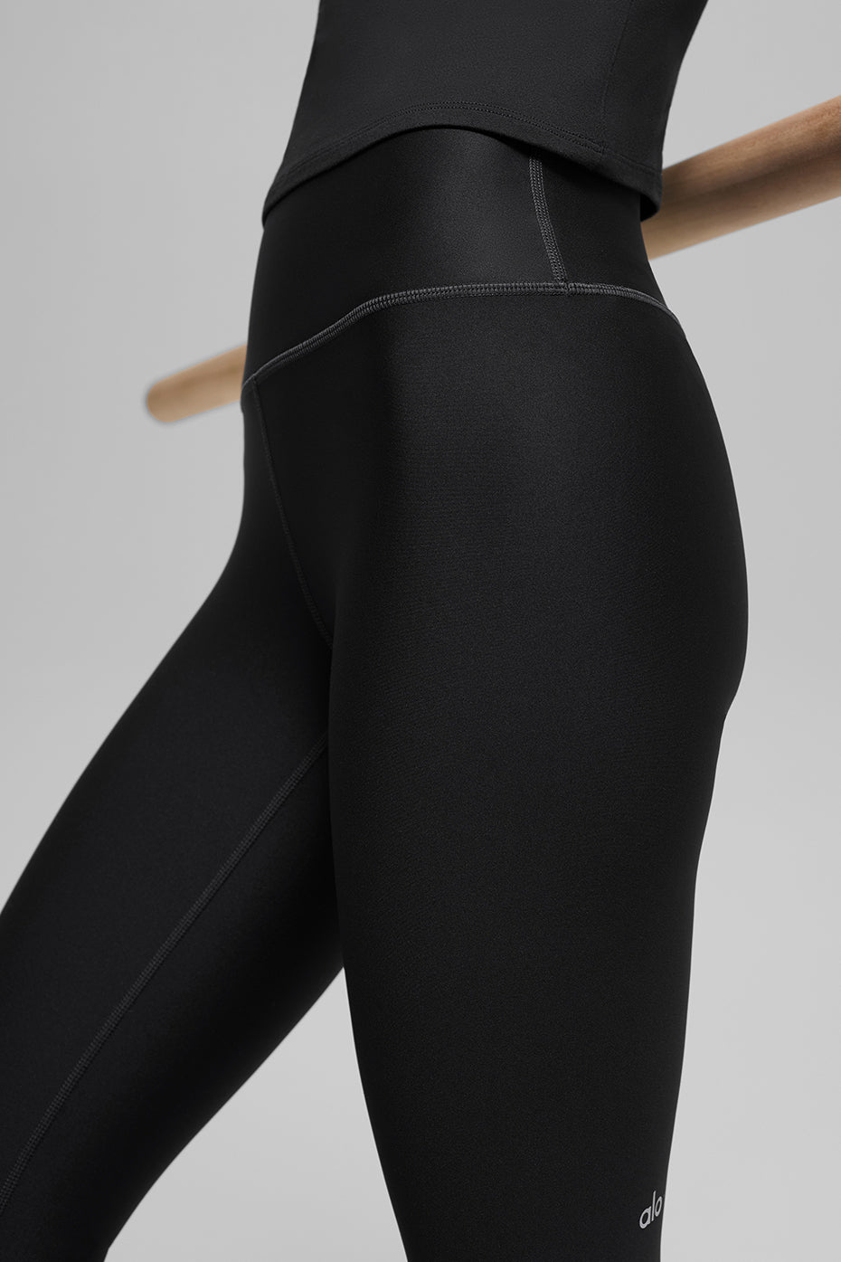 16'' High-Waist Airlift Capri - Black--3