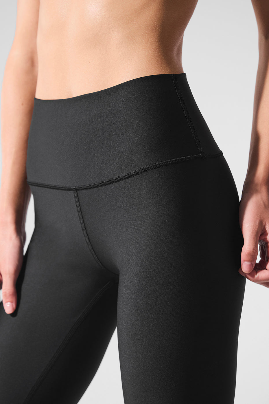 7/8 High-Waist Airlift Legging - Black--4