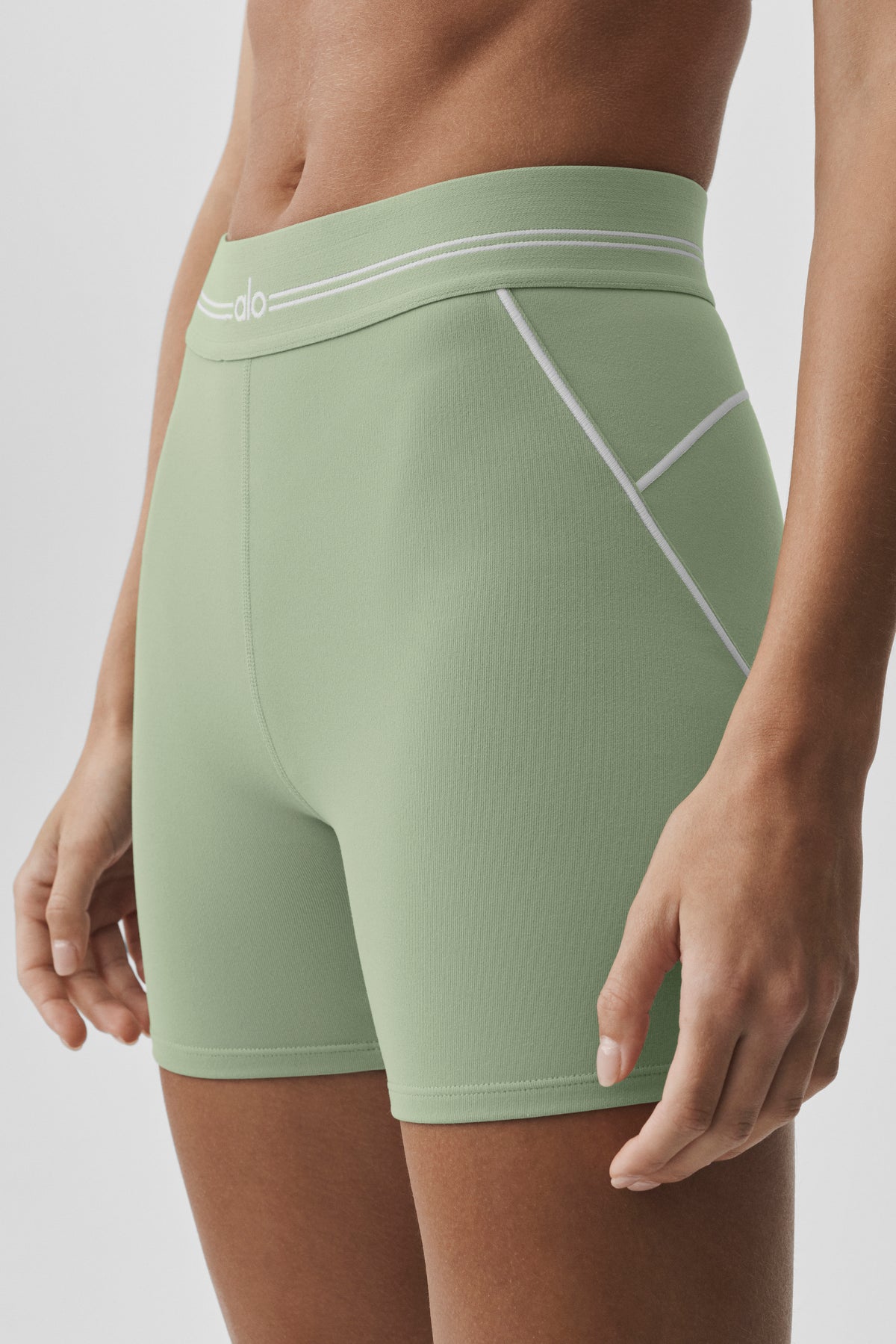 4" Airbrush High-Waist Heart Throb Short - Dune Grass/White--2