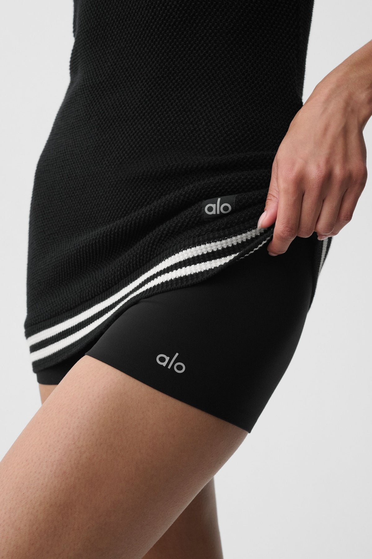 2" ALO Softsculpt Mid-Rise Short - Black--2