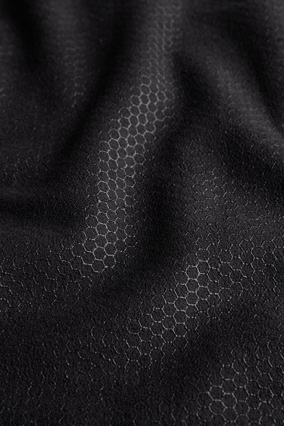 Grounded No-Slip Towel - Black--2